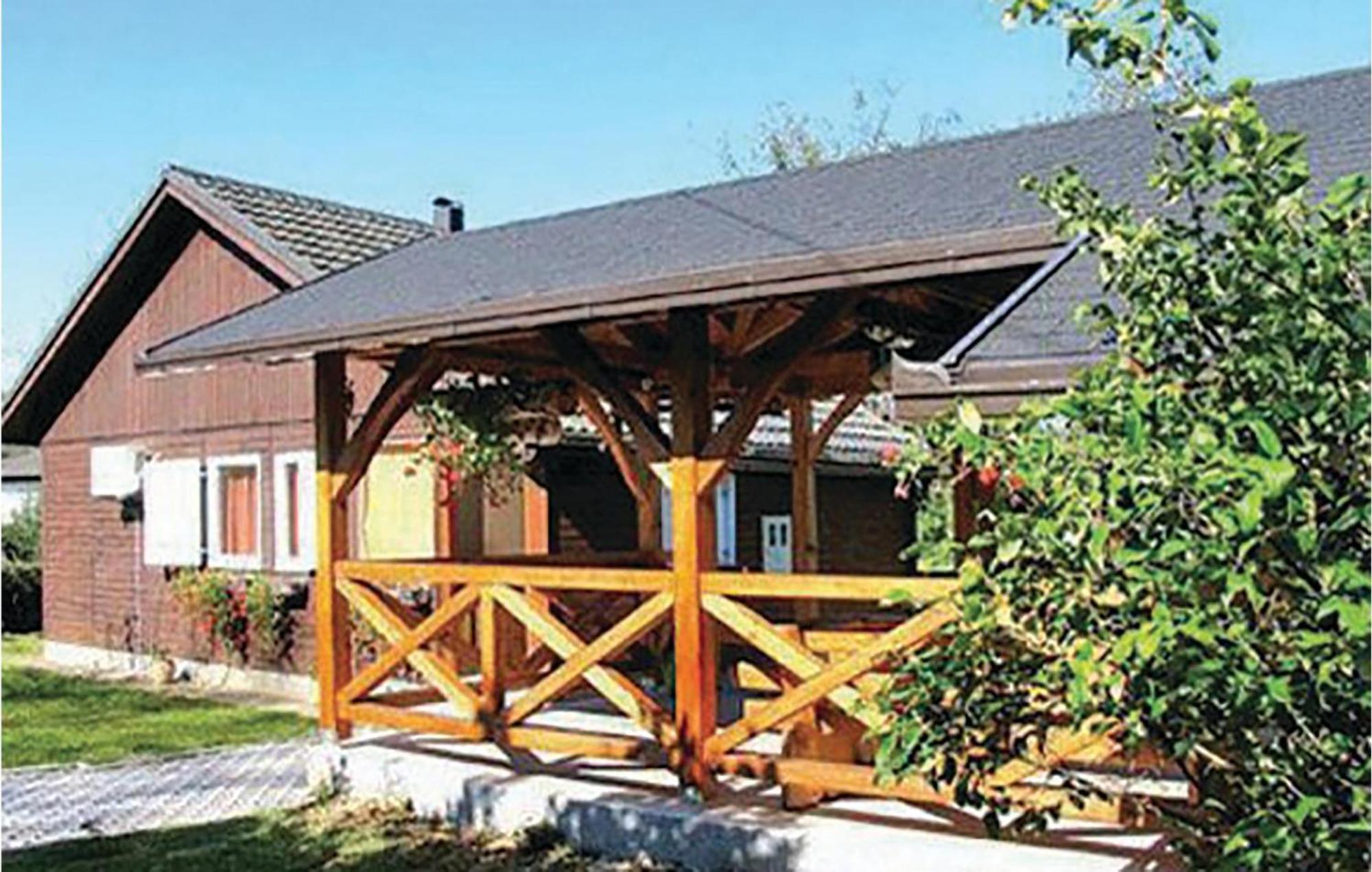 2 Bedroom Cozy Home In Bosiljevo المظهر الخارجي الصورة
